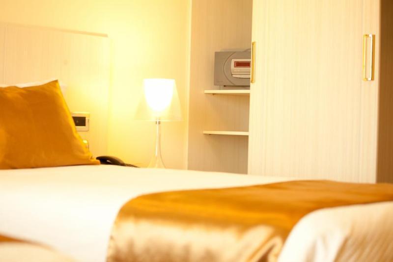 Hotel Florenca Luanda Exteriör bild