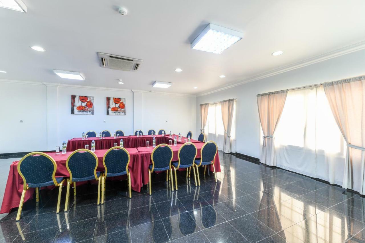 Hotel Florenca Luanda Exteriör bild